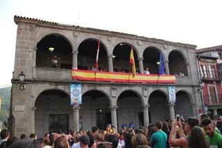 El rock internacional de Jim Brother y el violín de Javi Lin ponen música a la noche del chupinazo en Béjar