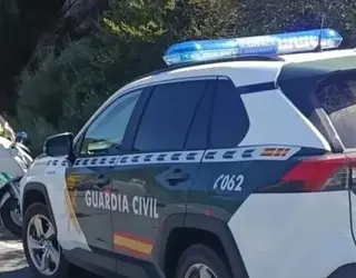 Vehículo De La Guardia Civil De Tráfico En Un Accidente De Tráfico | Imagen De Archivo Guardia Civil Salamanca