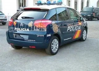 Amenaza a un conocido con una navaja y le da una paliza para robarle un mando de videoconsola