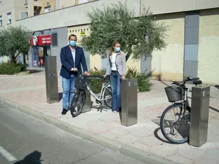 David Mingo y Marta Labrador presentan la nueva base de 'SALenBICI'