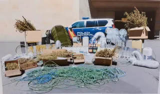 Objetos requisados en una operación antidroga en Salamanca