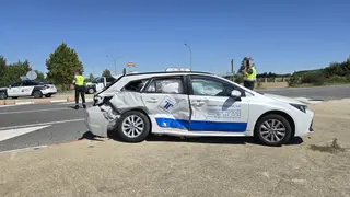 Colisión de un coche y un bus de Avanza en Machacón | Andrea M