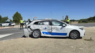 Colisión de un coche y un bus de Avanza en Machacón | Andrea M