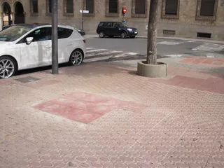 Alcorques en la plaza de los Bandos (21)