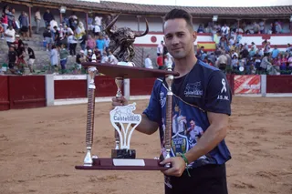 Dani Alonso, ganador del concurso de recortes en Guijuelo