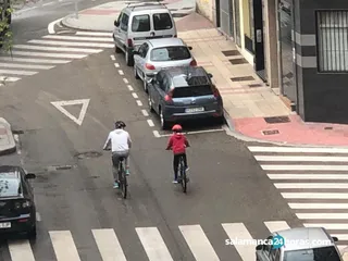 paseo bici niño padre