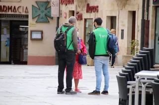 Trabajadores AECC en la calle Zamora - paro