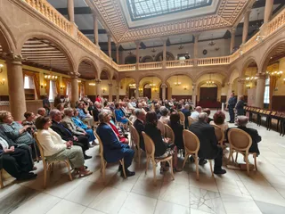 El alcalde de Salamanca, Carlos García Carbayo, participa en el homenaje a los matrimonios que celebran sus bodas de oro este año