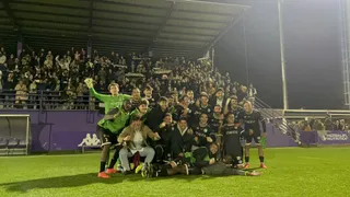 Los jugadores y la afición del Salamanca CF UDS celebran la victoria en Valladolid FOTO SALAMANCA CF UDS