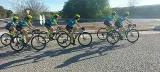 Equipo femenino de la Escuela de Ciclismo Salmantina