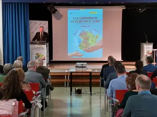 La AEMET premia la “altruista y constante” colaboración de nueve de sus 331 ‘guardianes de los cielos’ que tiene en Castilla y León