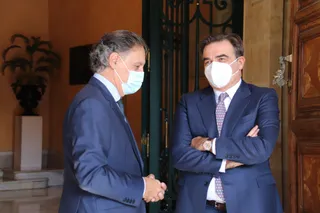 El alcalde de Salamanca, recibe al vicepresidente para la promoción de nuestro modo de vida europeo de la Comisión Europea, Margaritis Schinas