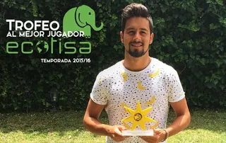 Vitolo recibe el Trofeo Ecotisa: "Es un orgullo recibir un galardón que eligen los socios"