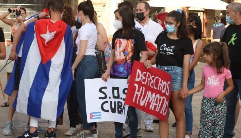Manifestación de apoyo a Cuba (5)