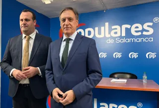 Carlos García Carbayo junto a David Mingo antes de la celebración del Comité Ejecutivo Provincial del partido