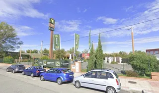 La Policía busca a un individuo encapuchado y armado que trató de robar en el McDonalds de la carretera de Madrid