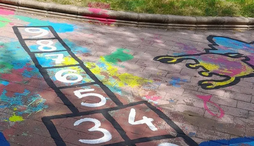 La asociación ‘La Aldehuela’ asegura que la actividad de pintura que critican los vecinos “estaba autorizada” y pretendía “dar participación al barrio”