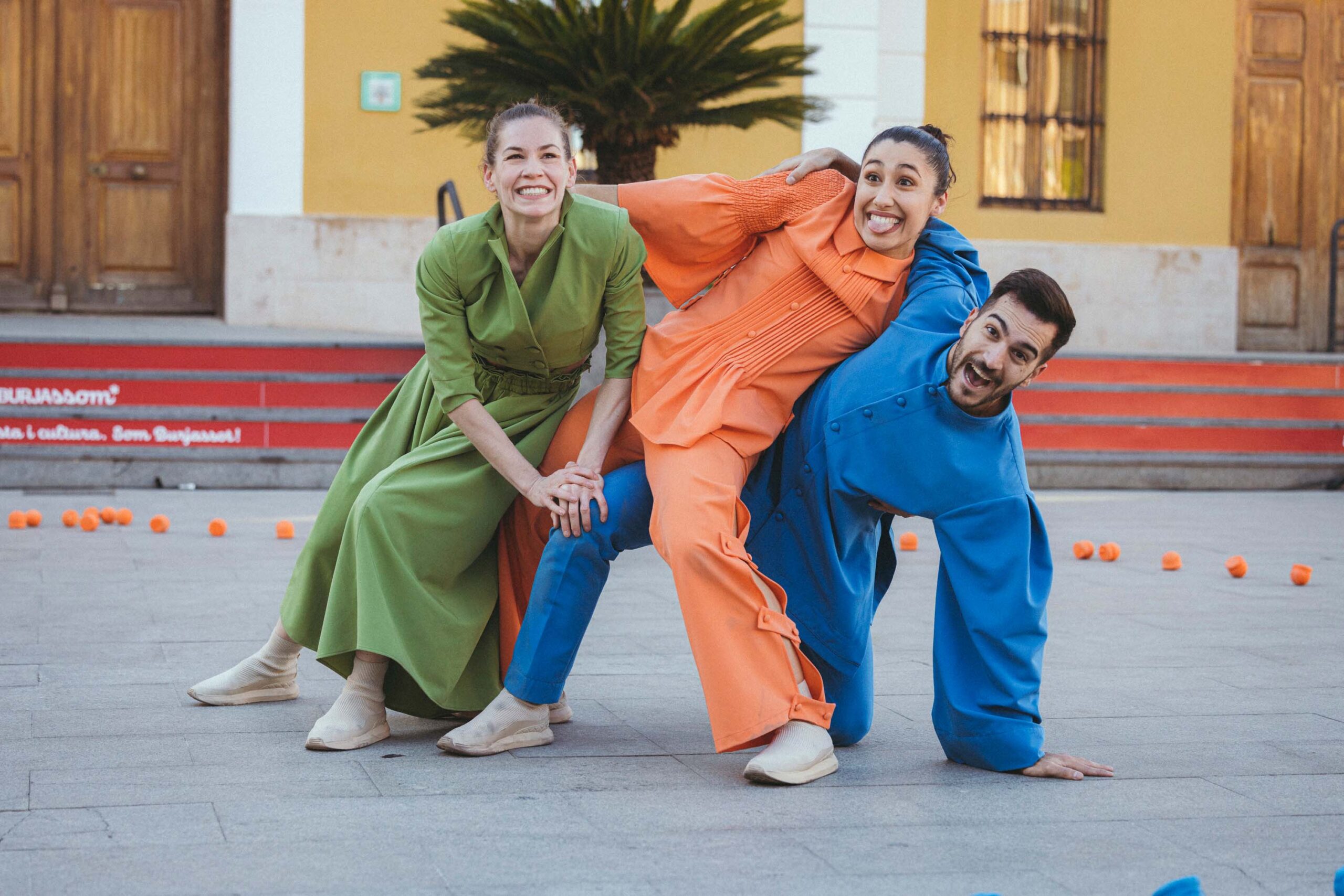 &ldquo;trópico&rdquo; De La Marroch Danza En La Plaza De Anaya