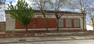 Moriscos. Edificio antiguas escuelas. Imagen recogida en el proyecto municipal. Foto de archivo