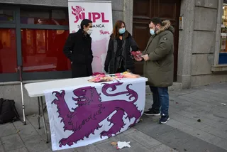 Mesa informativa de UPL en la plaza de España de Béjar