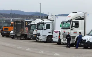 Camiones retenidos por los piquetes en Ponferrada - César Sánchez (ICAL)