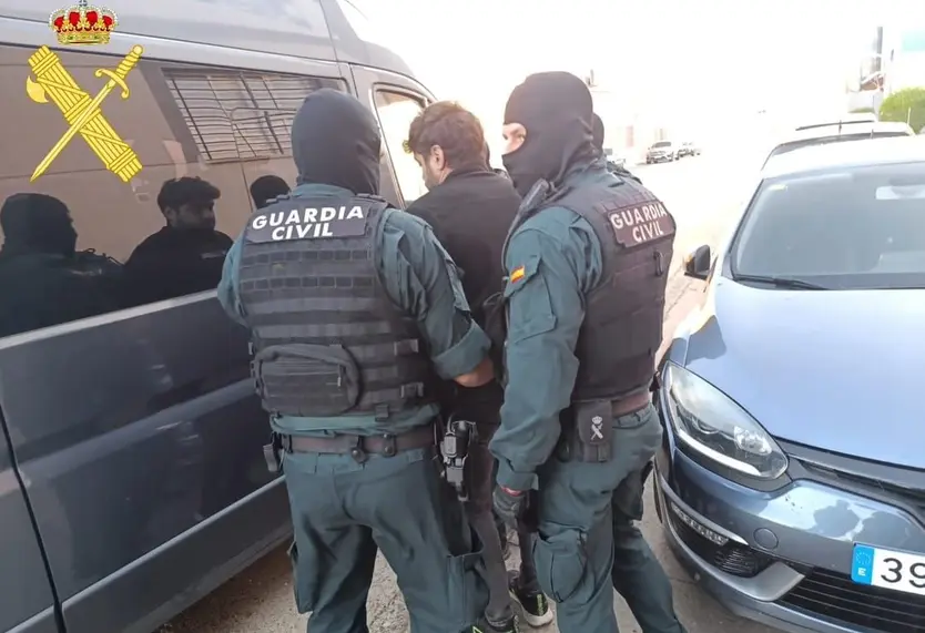 Detención en Villares de la Reina por la Guardia Civil de un varón huido de la justicia y requisitoriado por la Audiencia Nacional
