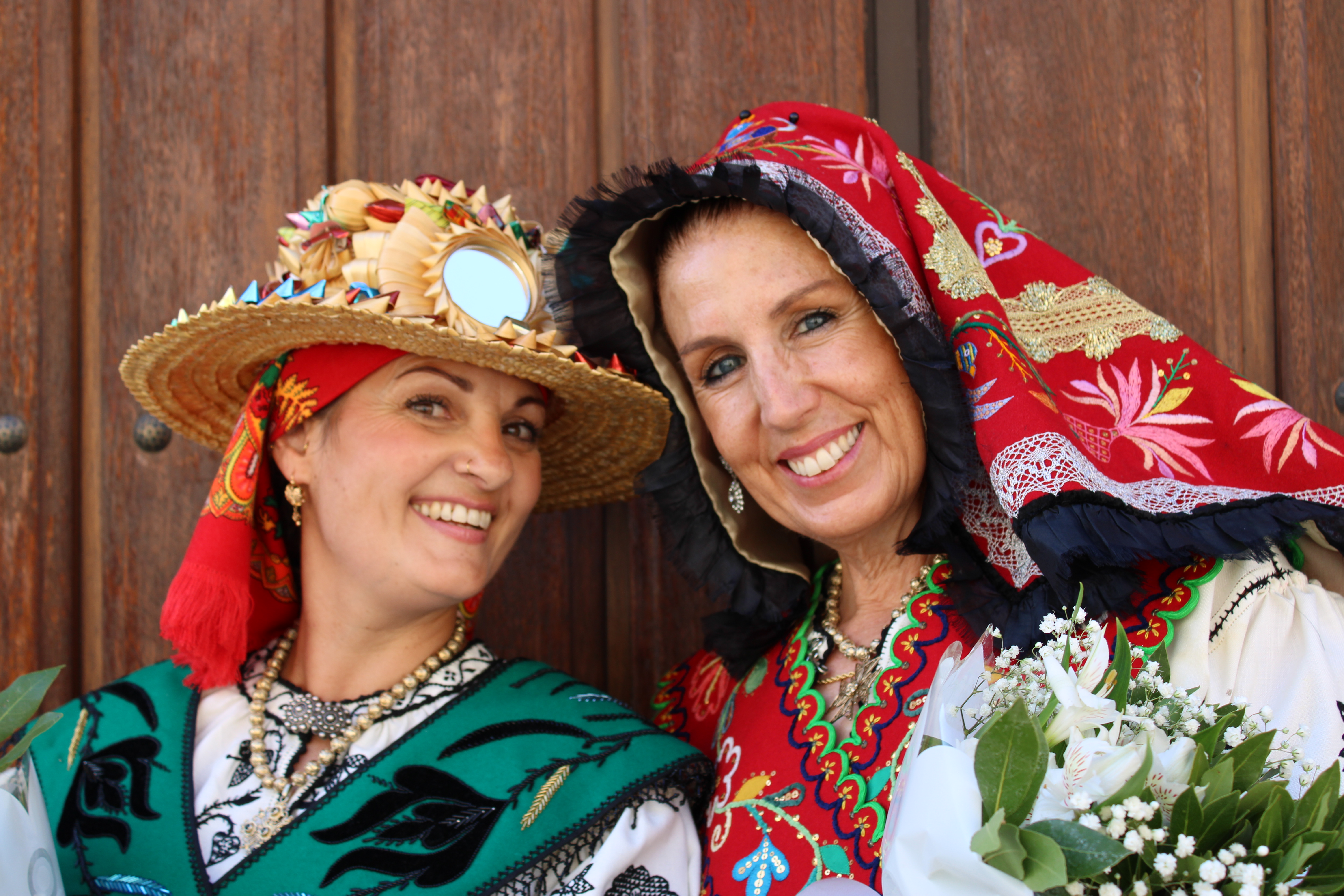 Br&iacute;gida Garc&iacute;a y Yolanda San Rom&aacute;n instantes previos a la Ofrenda Floral