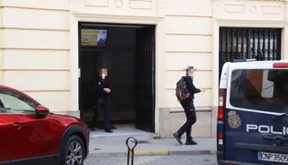 la Policía nacional sale del juzgado tras la declaración del acusado en Zamora