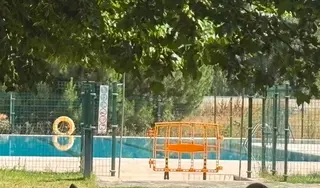 Momento en el que han cerrado el vaso grande de La Aldehuela