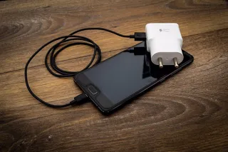 Cargador USB de móvil. EP