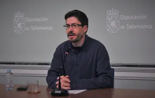 Ganemos acusa al gobierno de la Diputación de no respetar los compromisos en contratación pública