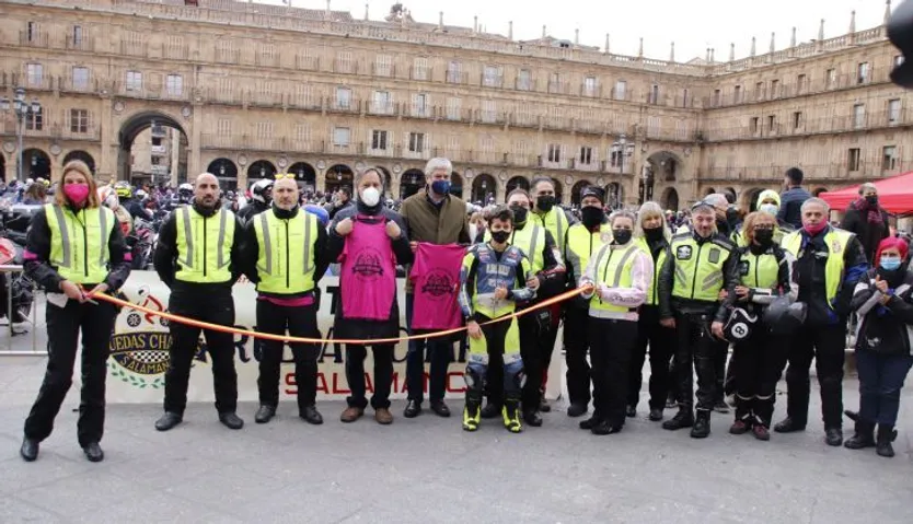 Carlos García Carbayo, asiste a la salida de la 18 Ruta de Invierno del Motoclub Ruedas Charras.