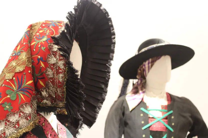 Exposición Aires de Marzo Armuñeses de gala. La Vellés (1)