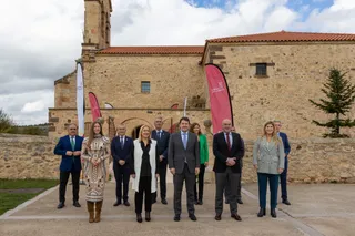 El presidente de la Junta de Castilla y León, Alfonso Fernández Mañueco, presenta el Plan de Transformación de las Delegaciones Territoriales. Foto de familia con los delegados territoriales tras la presentación
