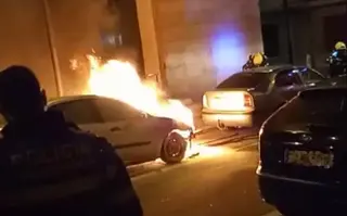 Arde un coche en la calle Padre Cámara