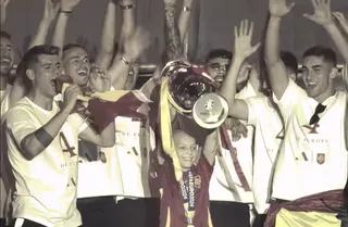 ‘M4ría, la Princesa Futbolera Guerrera’ levantando la Eurocopa junto a la Selección Española de Fútbol