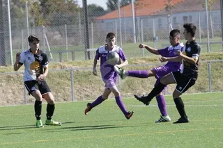 El fútbol 11 de la base marca su futuro con una jornada de infarto