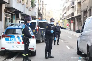 Controles Policía Local y Policía Nacional en avenida de Italia con coches por el coronavirus (23 3 2020) (5)