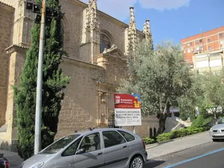 Cartelería en fachadas de monumentos