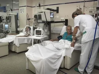 El inicio del tratamiento en diálisis peritoneal aumenta la probabilidad de supervivencia del paciente en un 38%