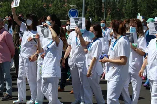 Sanitarios de Salamanca se concentran para pedir más personal (1)