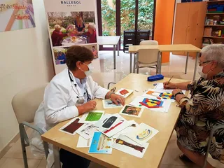 TALLER DE MEMORIA Y ESTIMULACIÓN COGNITIVA ANCIANOS CON ALZHEIMER (2)