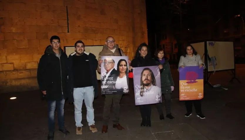 Pegada de carteles de Unidas Podemos