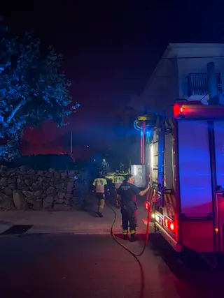 Los bomberos de la provincia refuerzan por tercera vez el operativo contra los incendios de Ávila con un nuevo relevo de 15 efectivos