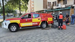 Fuga de agua en la avenida de Villamayor