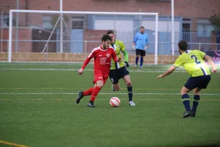 Los perseguidores aprovechan el empate del Hergar A ante el Helmántico