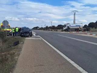 Accidente entre dos turismos en La Rad