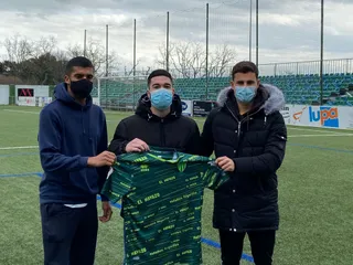 Mounir, Miguel Fernández y Lucas Puime en la presentación con el Guijuelo.