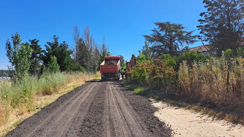 El Ayuntamiento de Carbajosa de la Sagrada acondiciona los 400 metros de la prolongación del camino de Carpihuelo