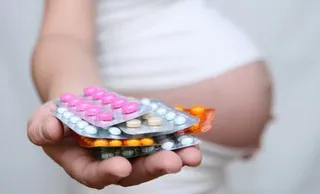 Administrar antibióticos a la madre durante el parto altera la flora intestinal del recién nacido